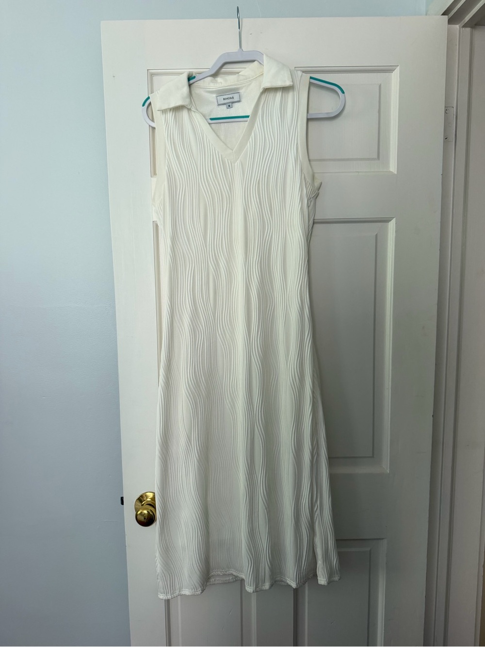 RIHOAS Ivory Sleeveless Textured V-Neck Dress